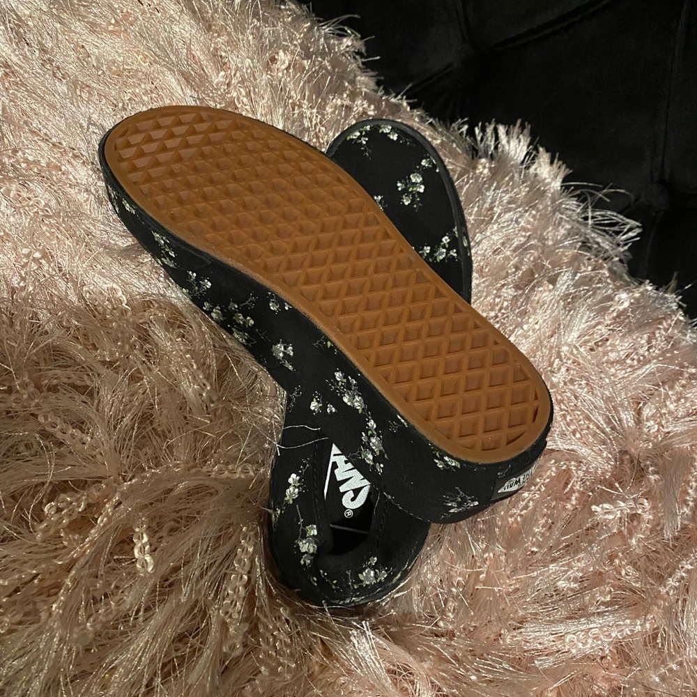 Vans Women's Black and White Floral Sneakers - Picture 8 of 10